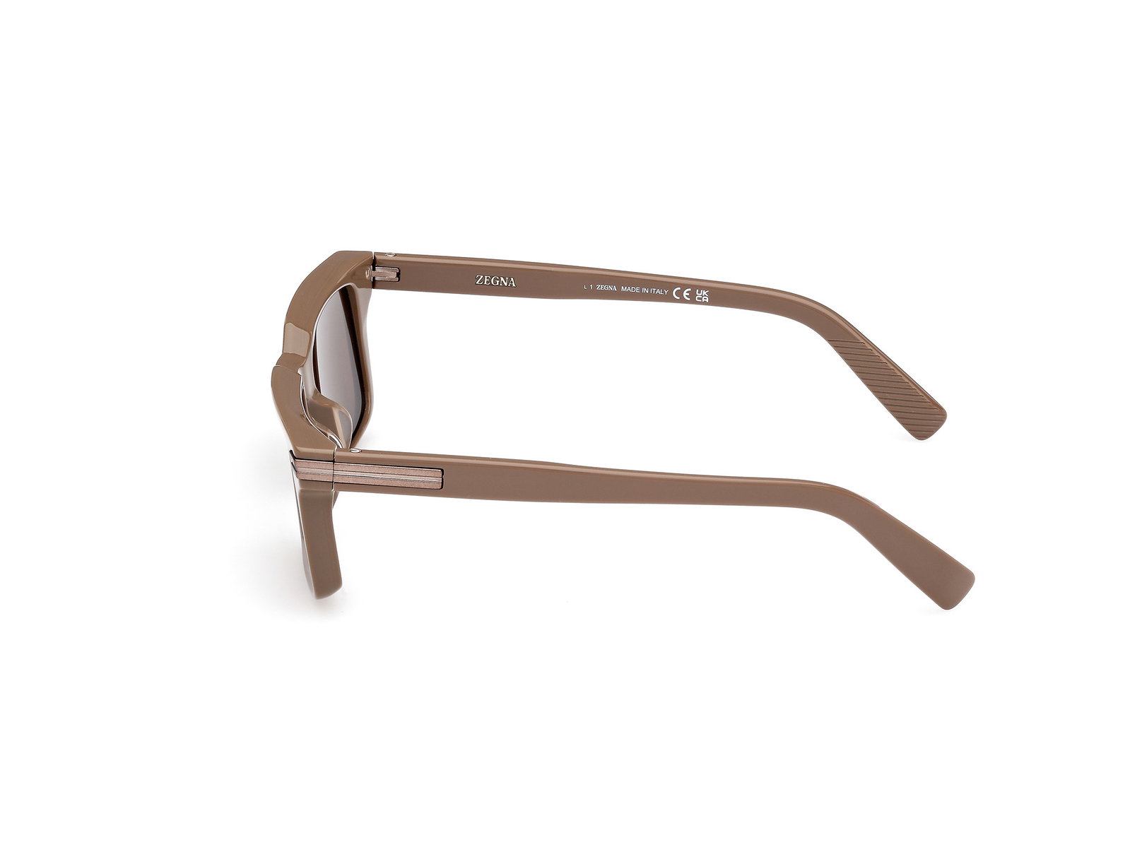 Das Bild zeigt die Bügel der Zegna Sonnenbrille 0249 in glänzend hellbraun.